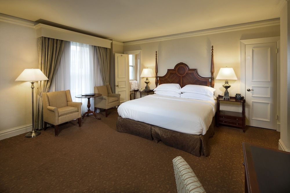 Junior Suite, 1 King Bed, Non Smoking