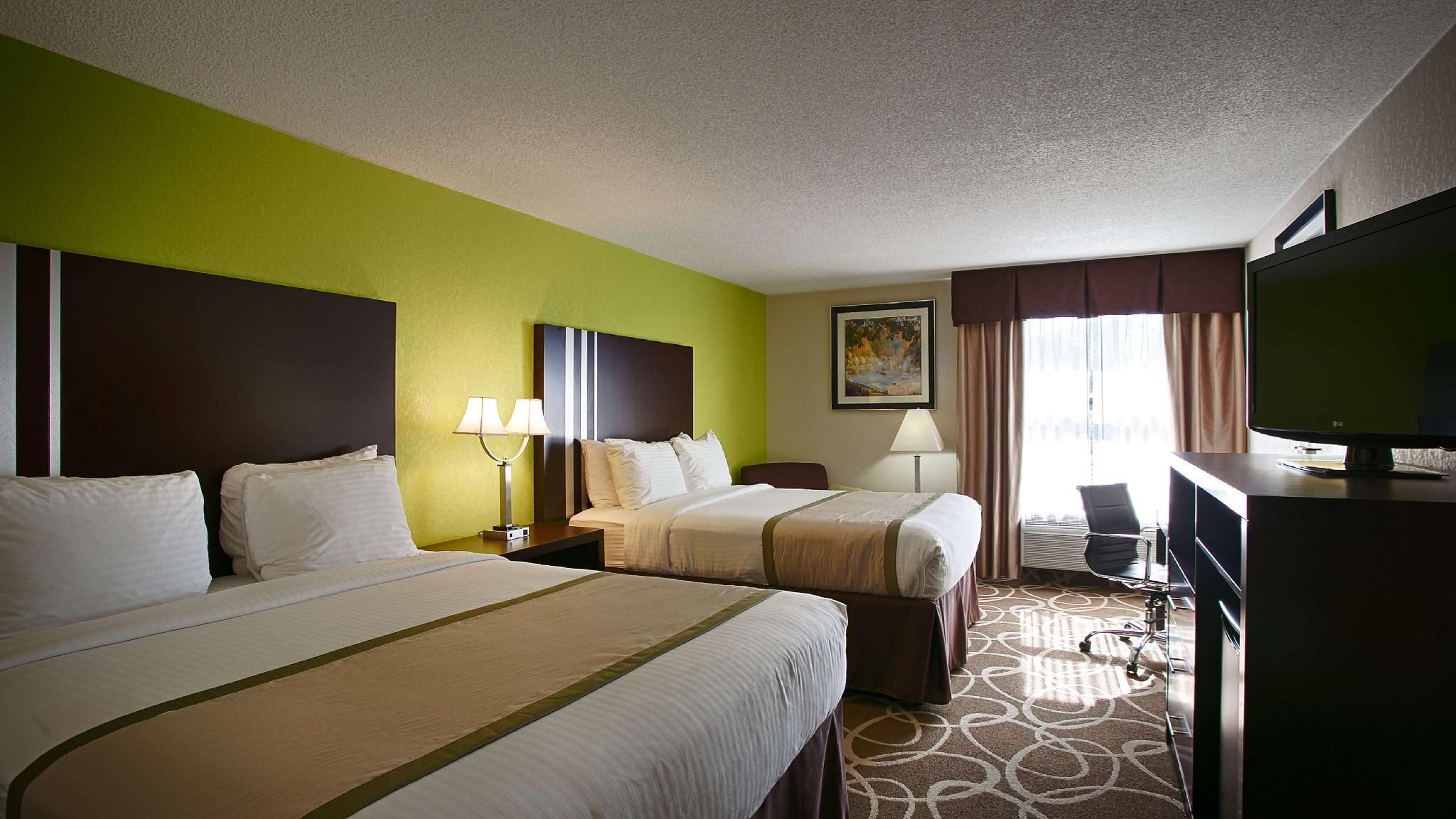 2 Queen Beds, Smoking Room