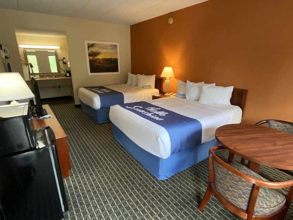 Standard Room, 2 Queen Beds, Non Smoking
