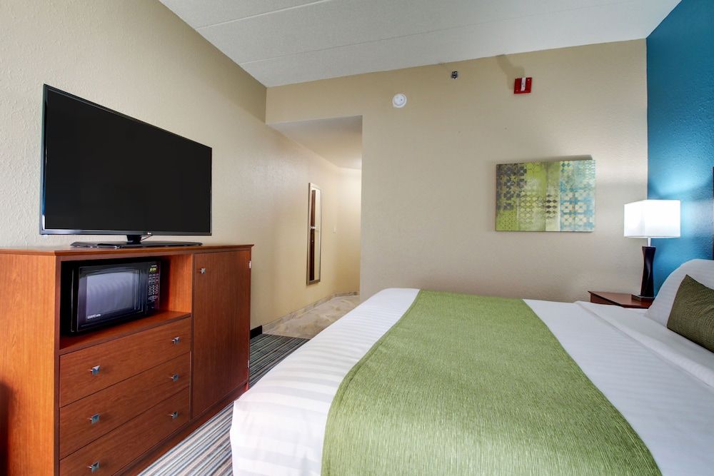 Best Western Eagles Inn Standard Room, 1 King Bed, Accessible, Non Smoking 4