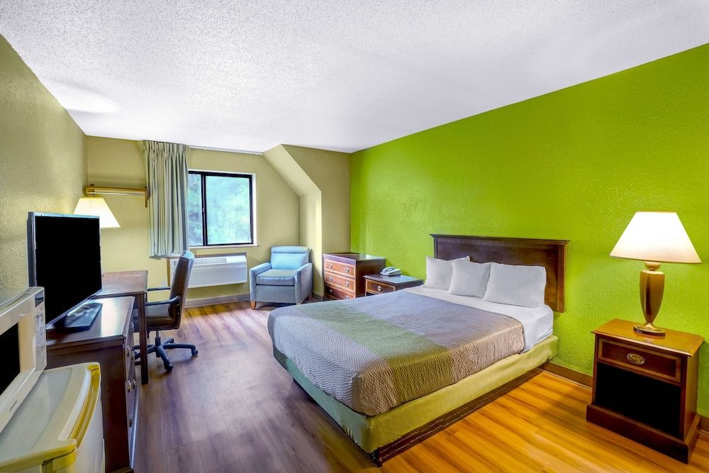 Motel 6 Morehead, KY Standard Room, 1 Queen Bed, Non Smoking 3