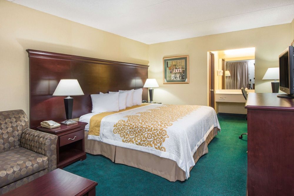 Standard Room, 1 King Bed