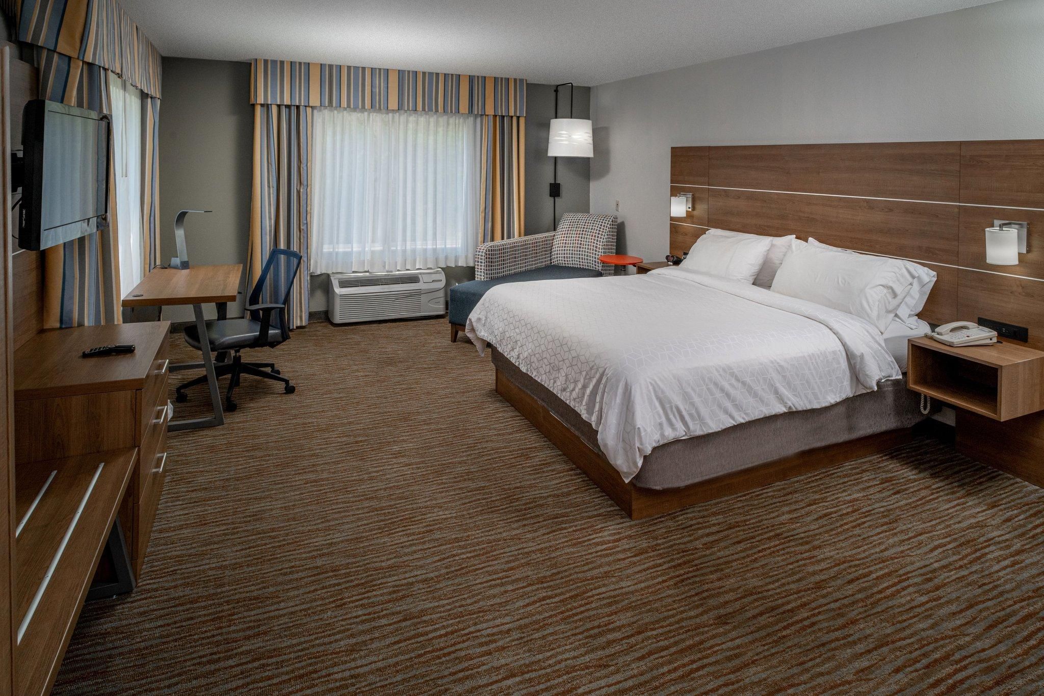 1 King Suite
