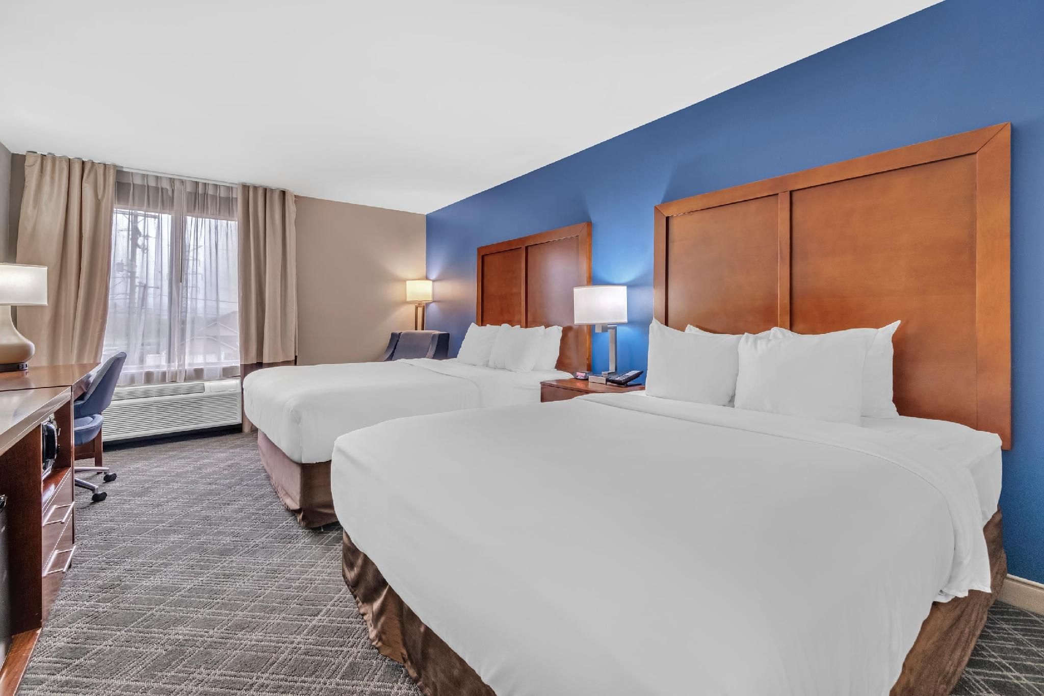 2 Queen Beds Nonsmoking