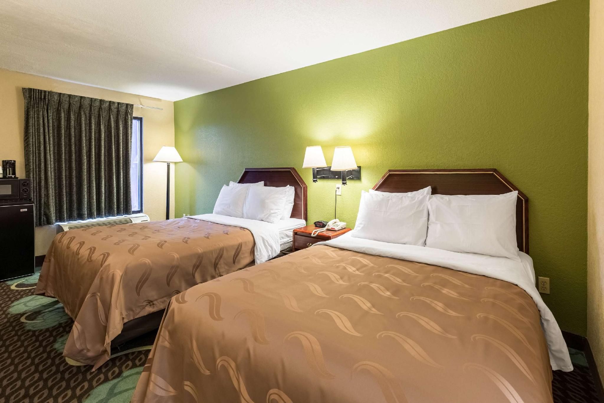 2 Queen Beds, Smoking, Accessible