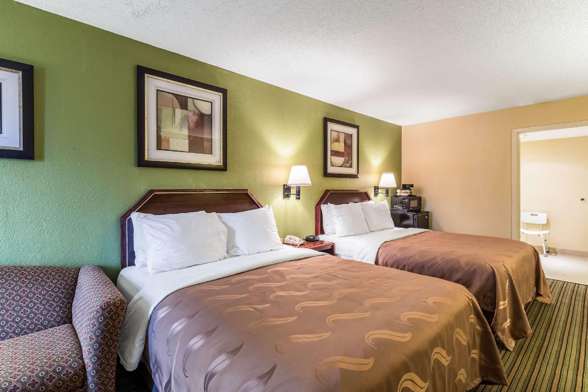 2 Queen Beds, Nonsmoking, Accessible