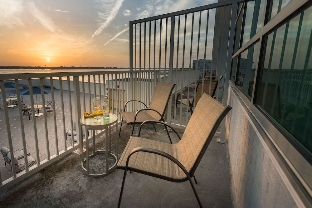 Executive Room, 1 King Bed, Balcony, River View
