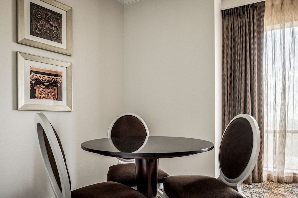 Horseshoe Bossier City– A Caesars Rewards Destination Deluxe Room, 2 Queen Beds, Non Smoking, River View (Newly Renovated) 3