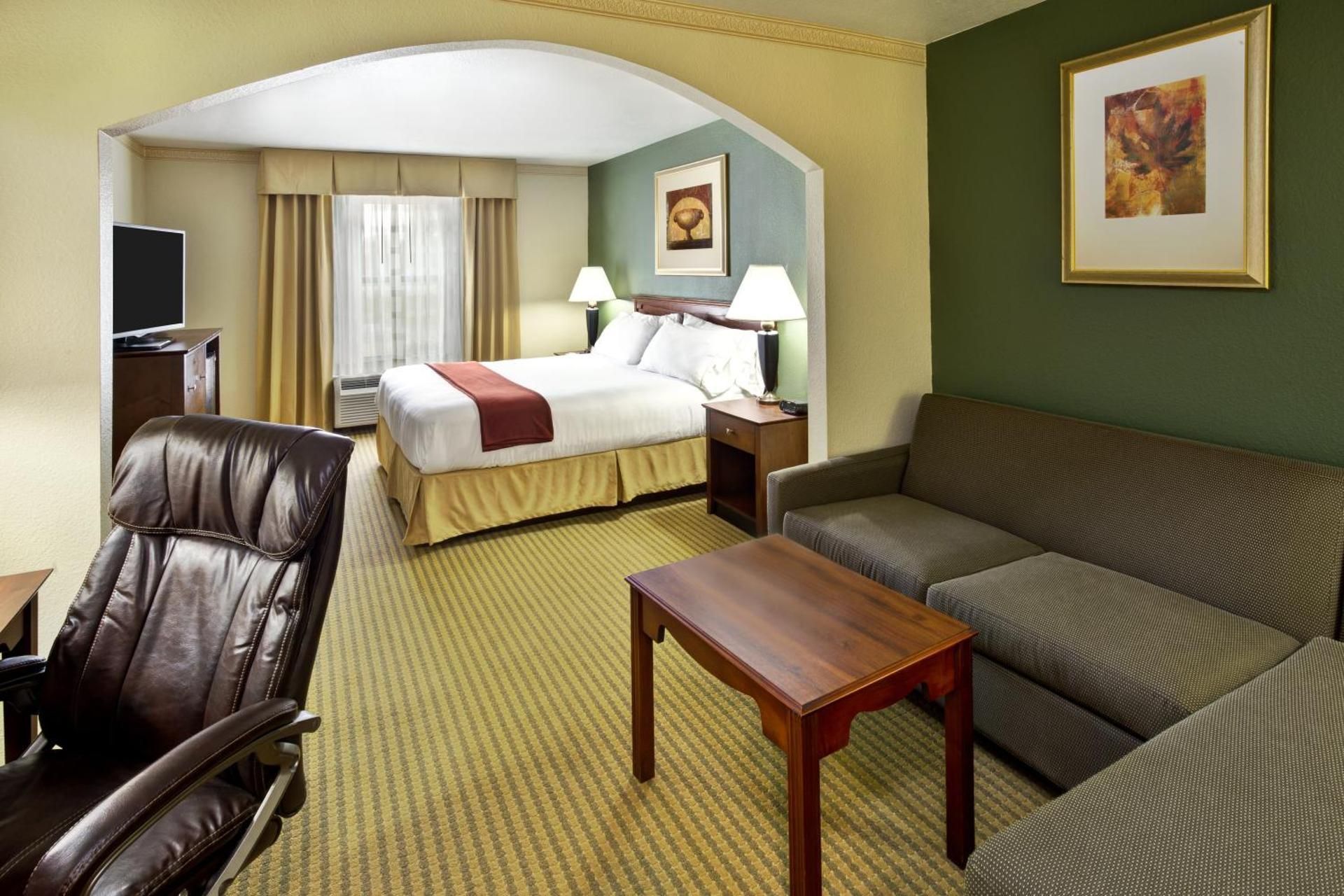 1 King Suite