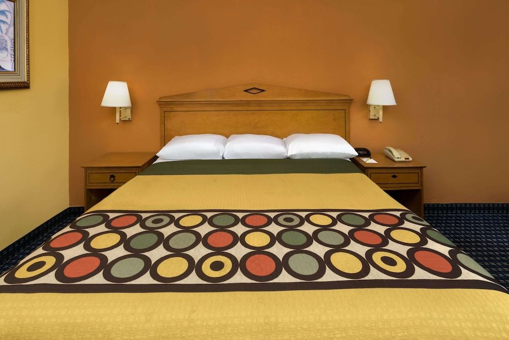 Standard Room, 1 King Bed