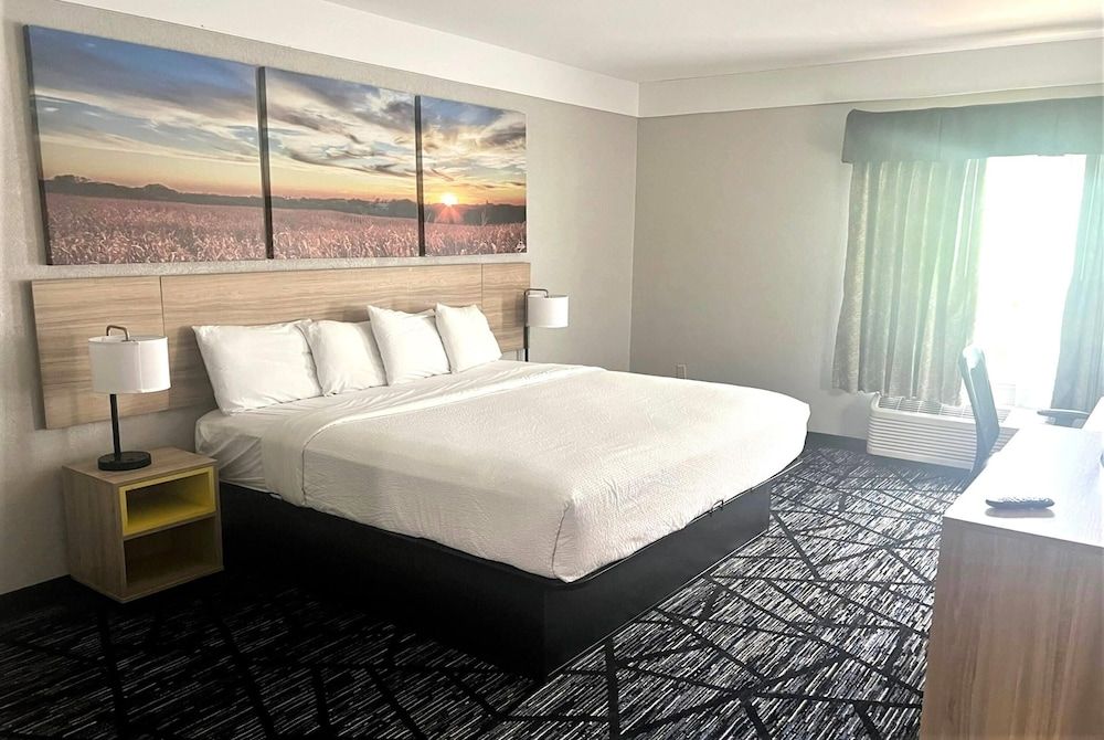 Standard Room, 1 King Bed