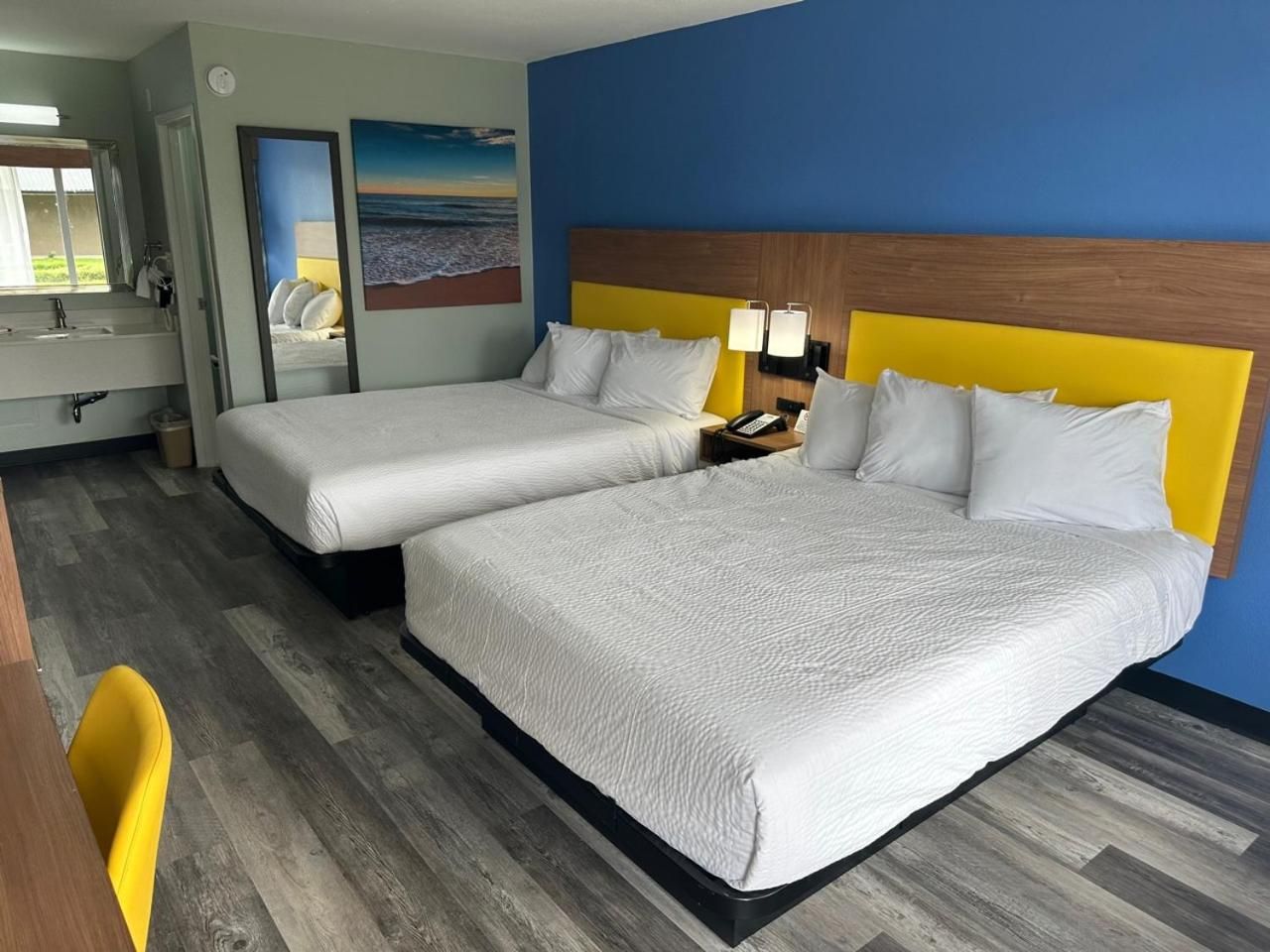 2 Queen Beds, Suite, Non-Smoking