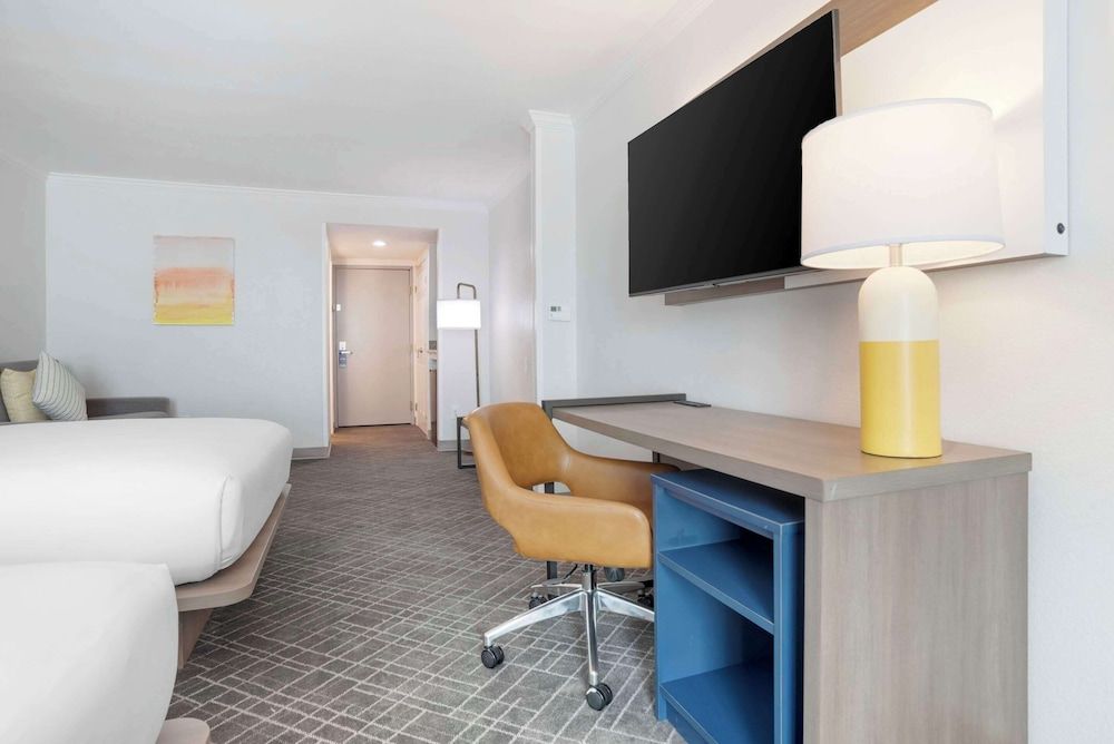Comfort Inn & Suites New Orleans Airport North Suite, 2 Queen Beds, Non Smoking 4