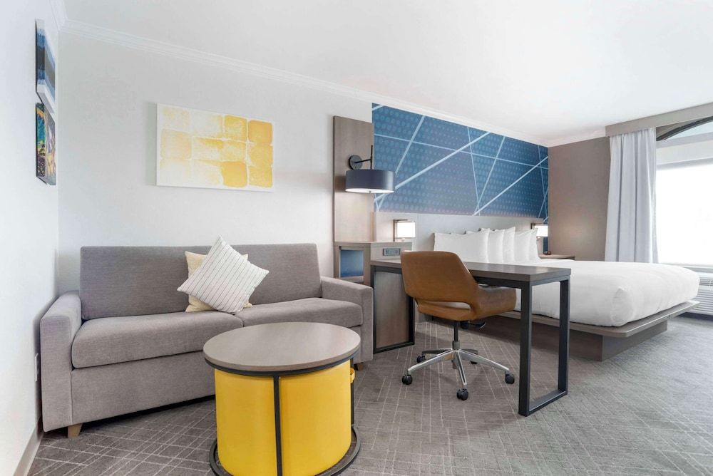 Comfort Inn & Suites New Orleans Airport North