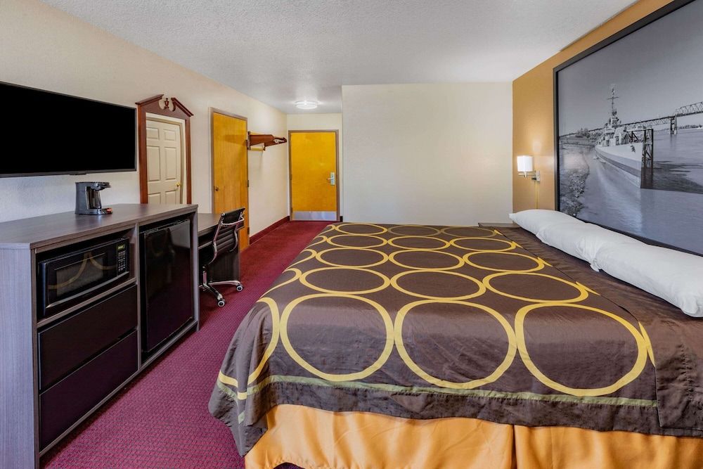 Room, 1 King Bed, Accessible, Non Smoking (Mobility)