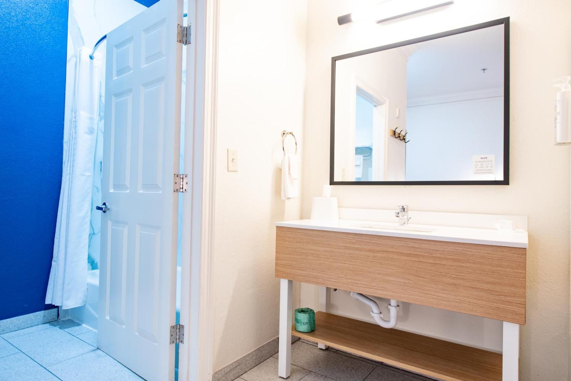 Spark by Hilton Lafayette South 2 Queen Beds  3