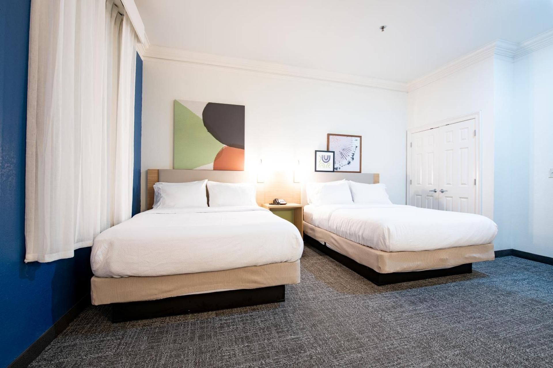 2 Queen Beds 