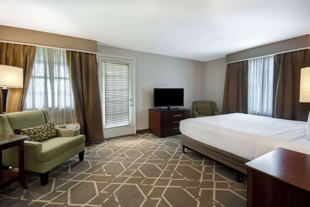 Suite, 1 Bedroom, Non Smoking (1 King Bed)