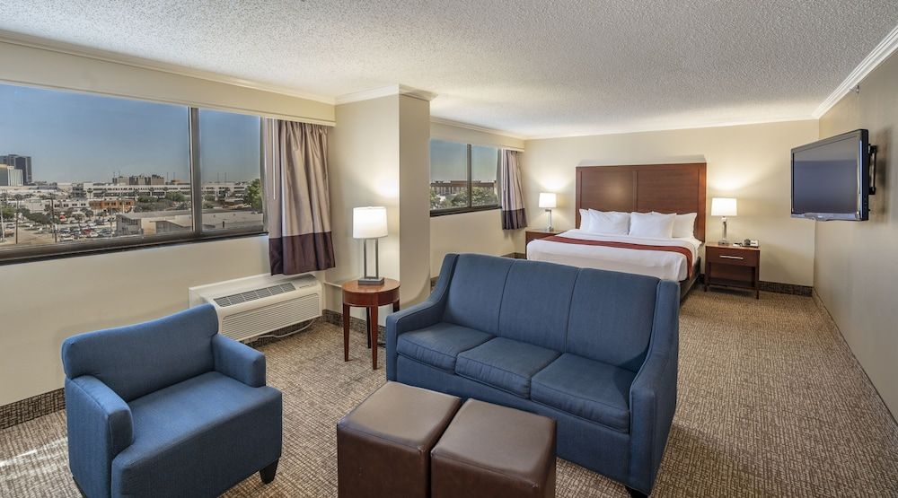 Comfort Inn & Suites At Copeland Tower