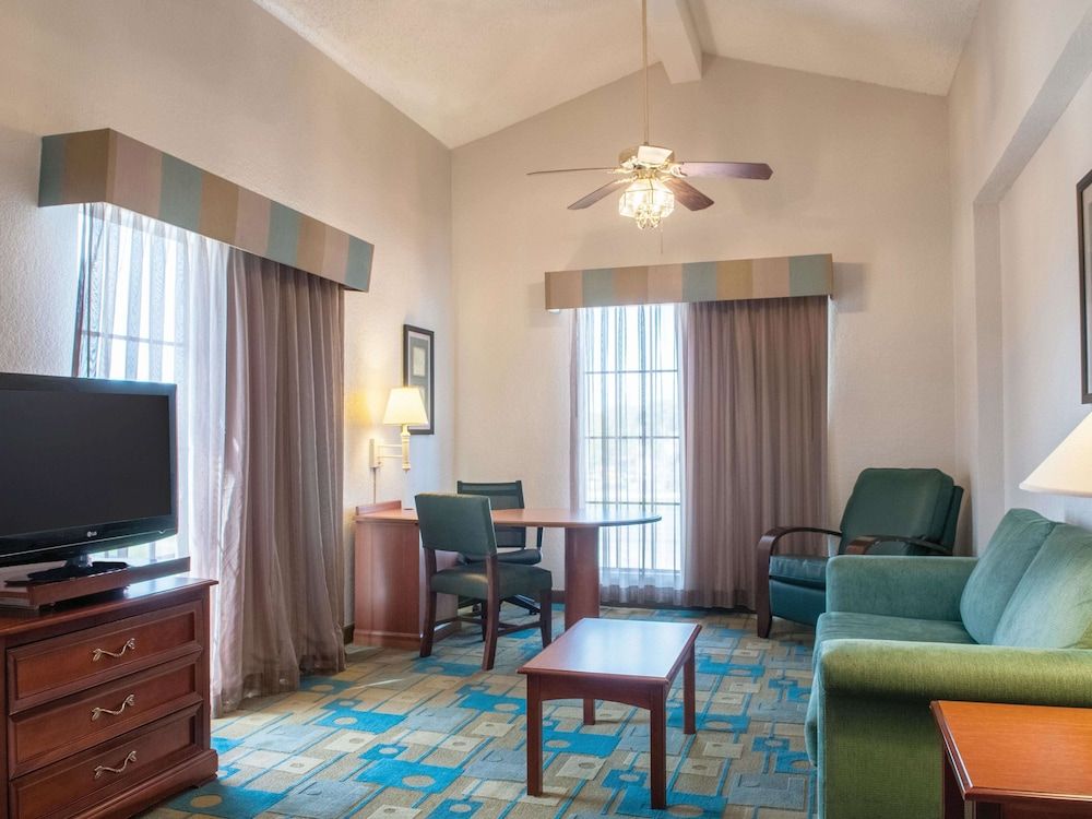 undefined La Quinta Inn by Wyndham New Orleans Veterans / Metairie 7