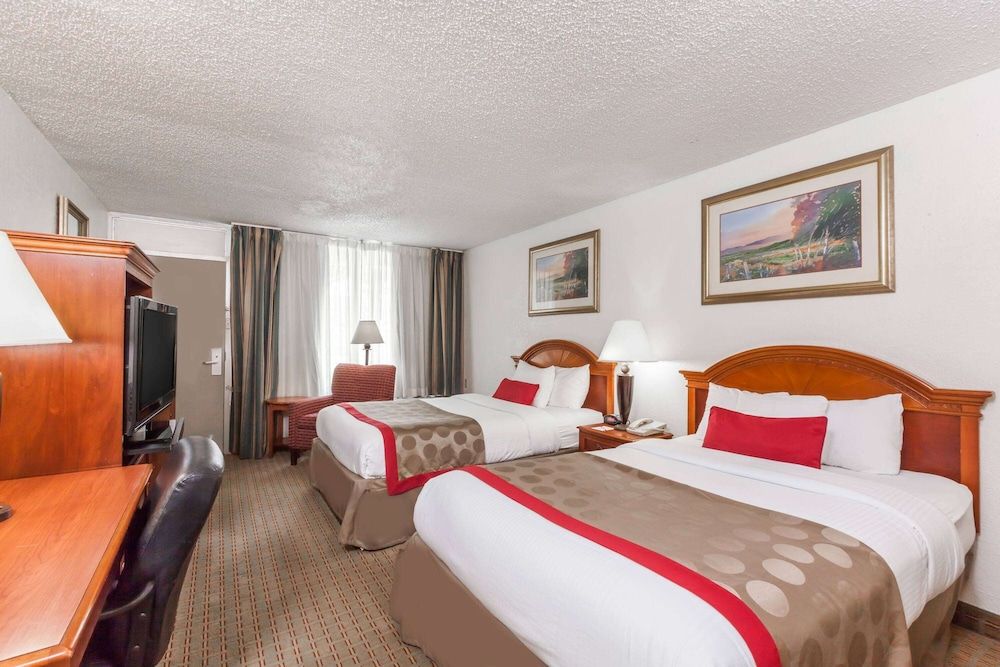 Suite, 2 Queen Beds, Non Smoking, Kitchen