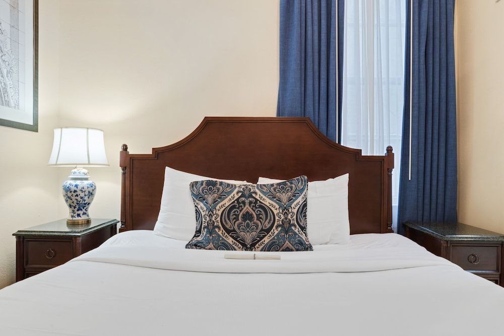 Standard Room - One King Bed