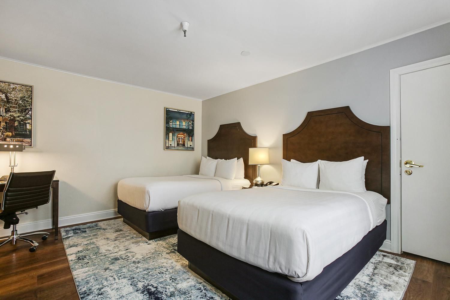 2 Double Beds