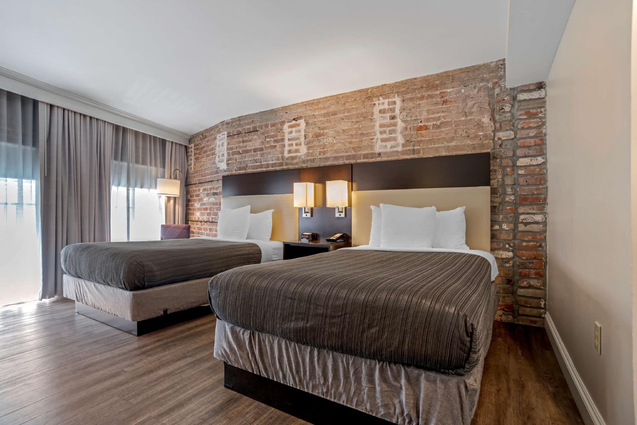 Accessible - 2 Double, Mobility Accessible, Bathtub, Non-Smoking, Full Breakfast