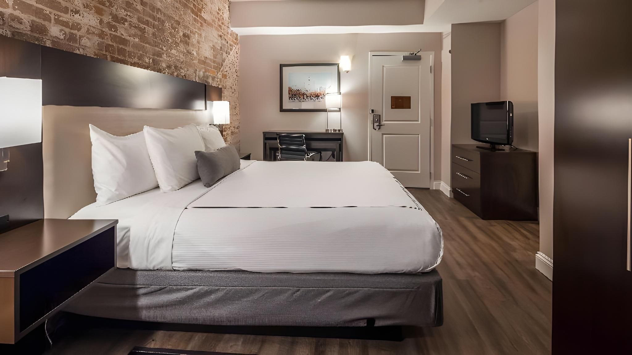 1 King Bed, Non-Smoking, High Speed Internet Access, Safe, Coffee Maker, Hairdryer, Iron And Ironing