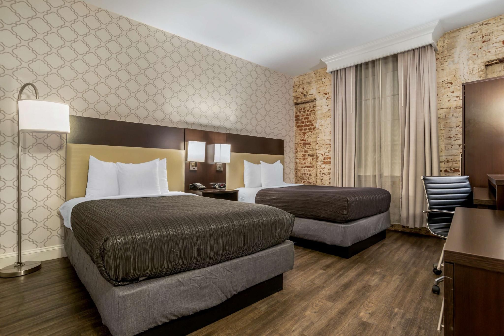 Accessible - 2 Double, Mobility Accessible, Bathtub, Non-Smoking, Full Breakfast