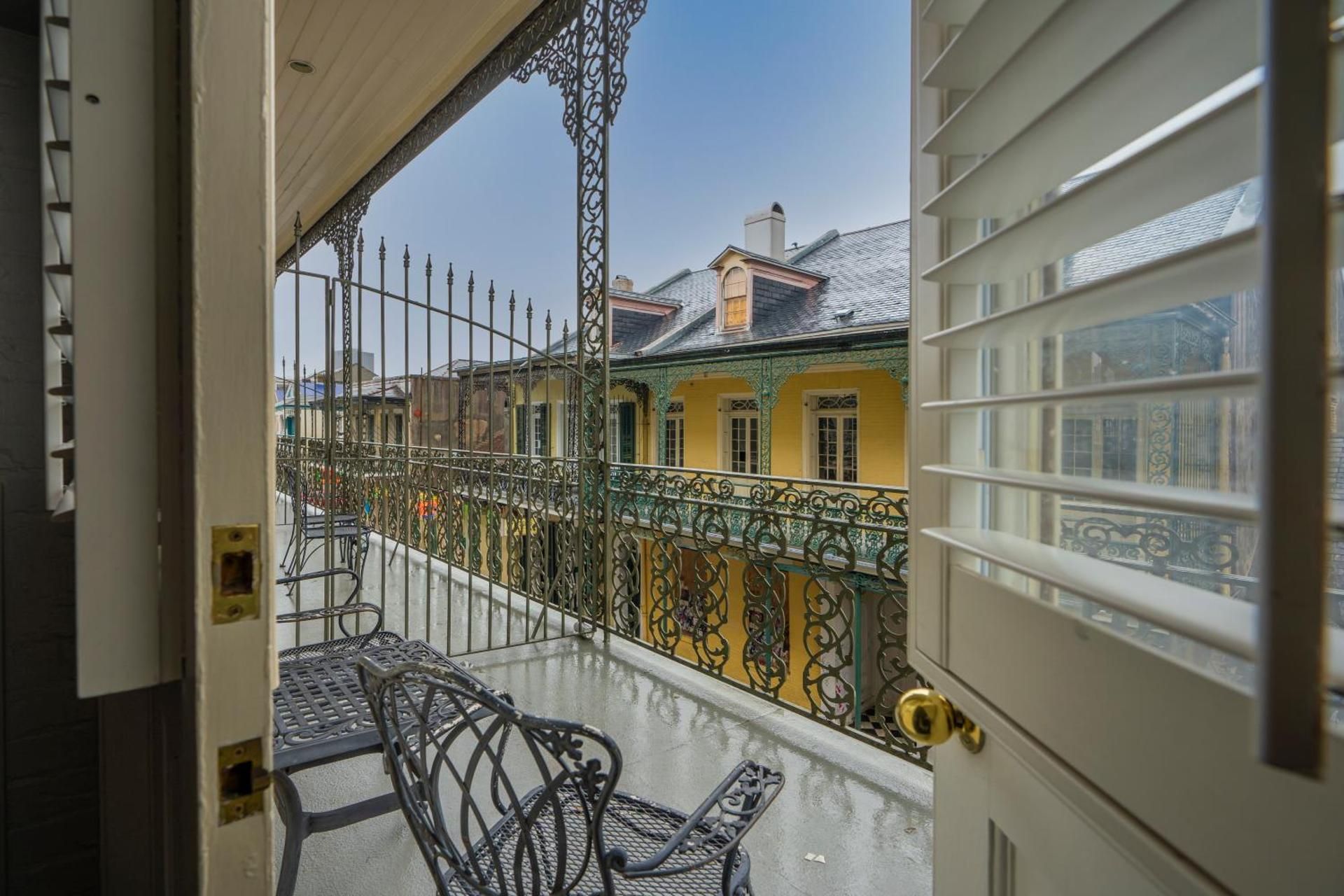 Studio with Balcony