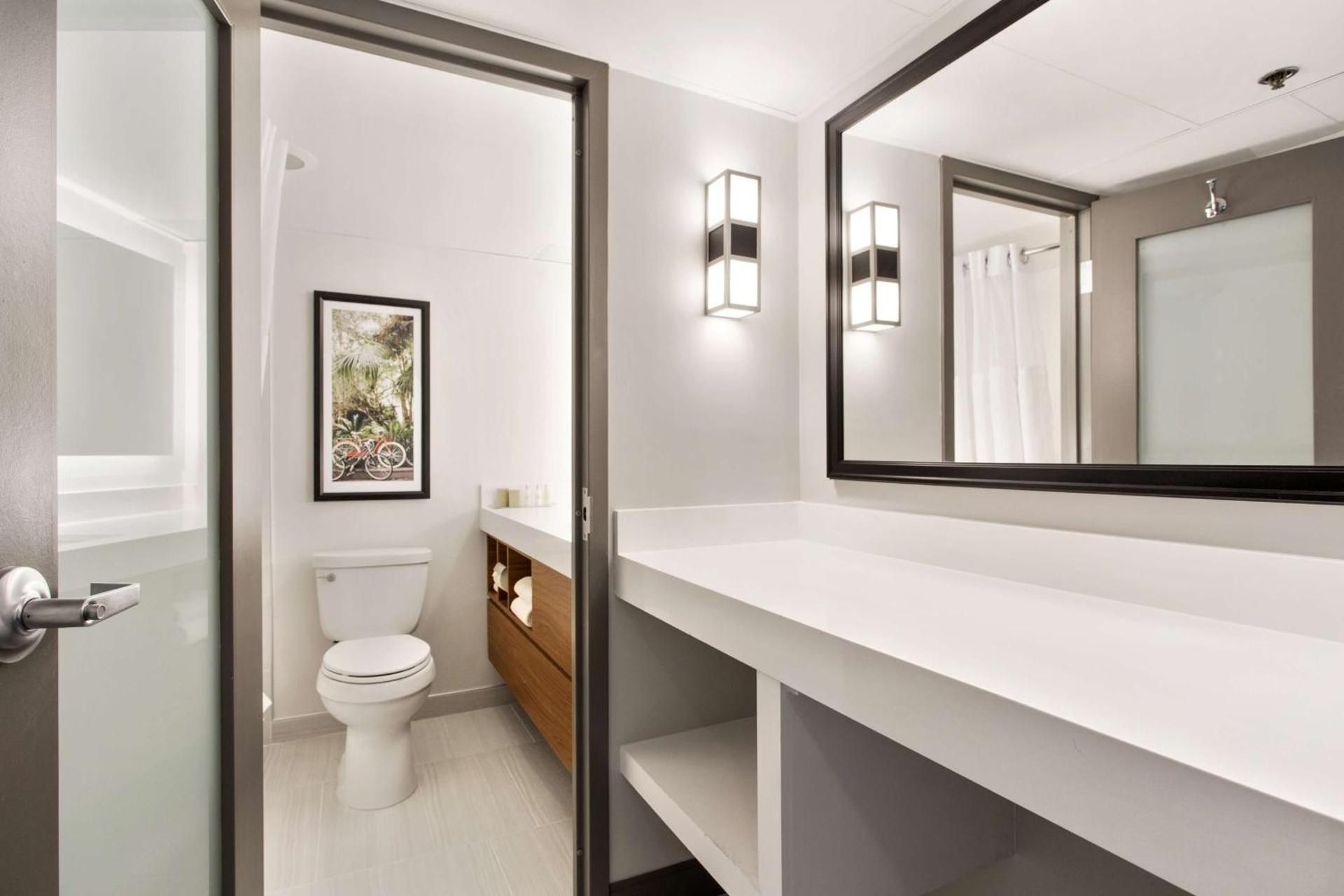 1 King Oversized Jr Suite With Pool View