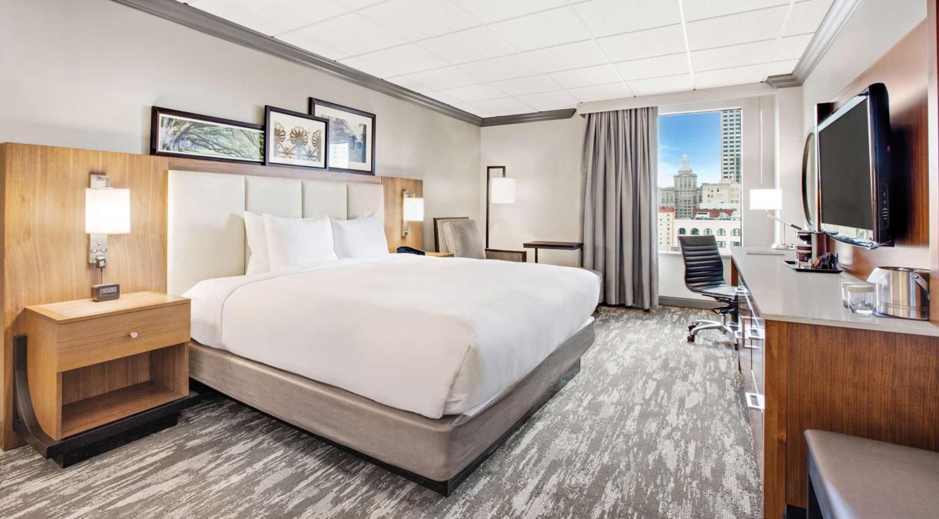 1 King Bed 