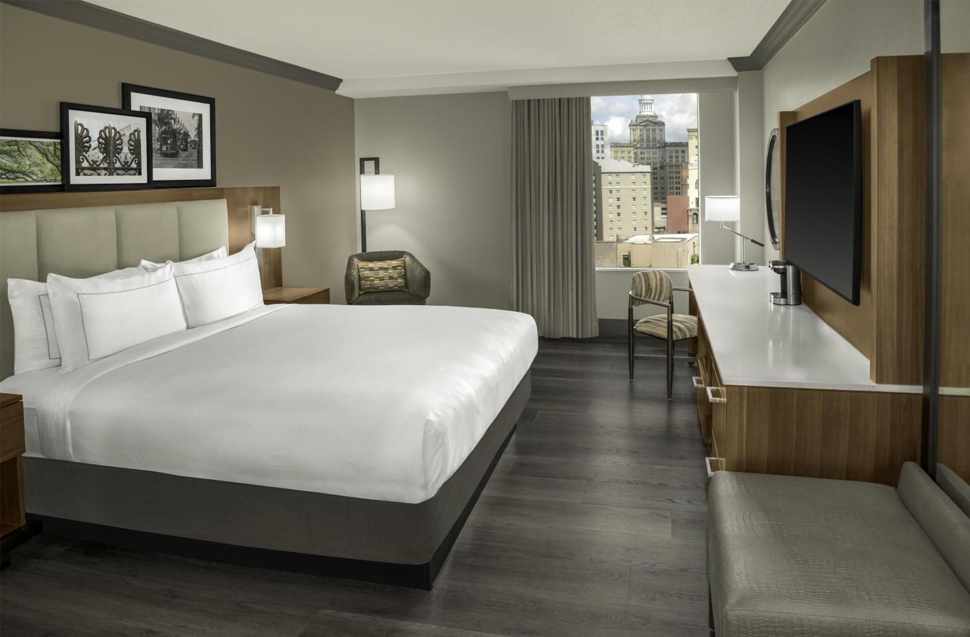1 King Bed 