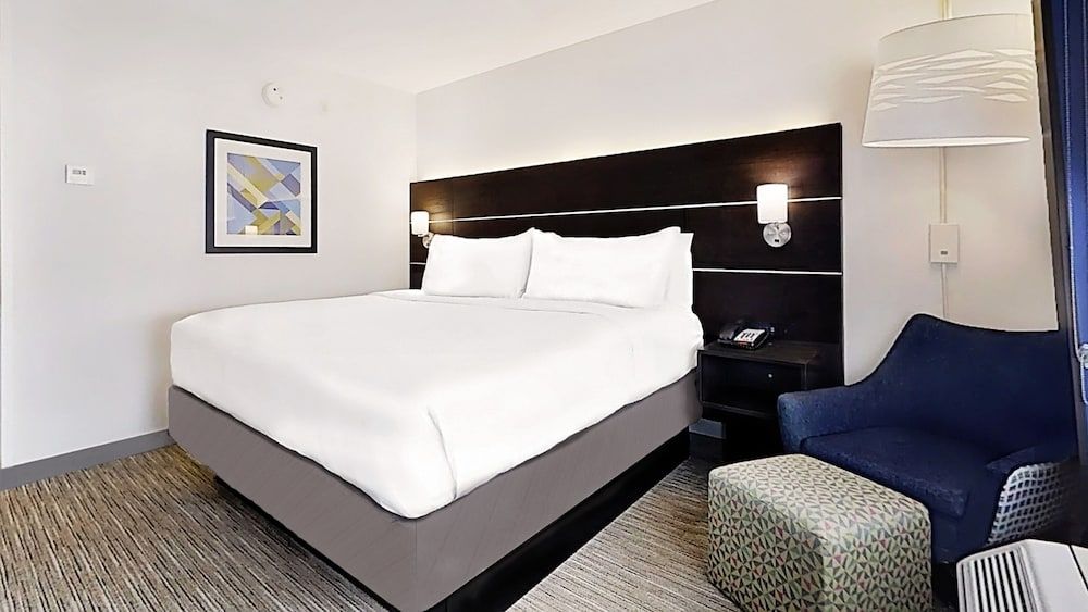 Standard Room, 1 King Bed