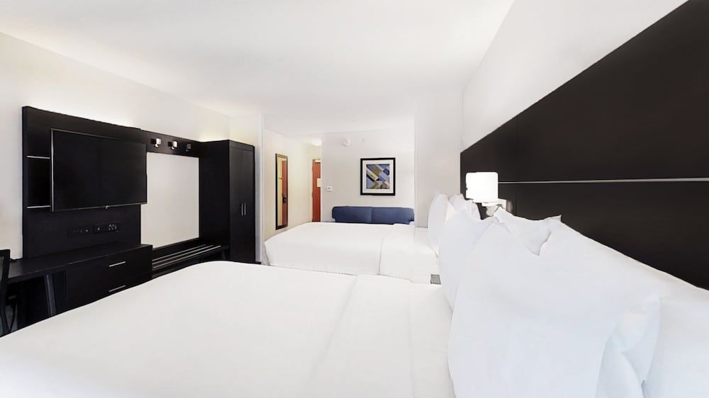 Suite, Multiple Beds
