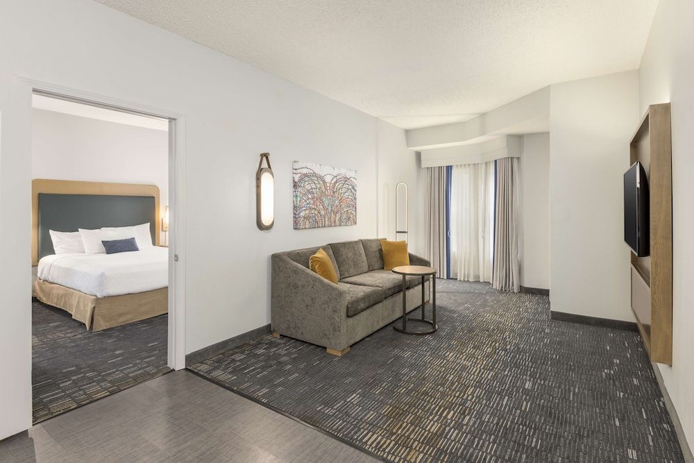 Suite, Accessible, Non Smoking (Hearing)