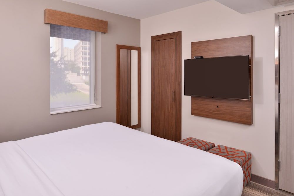 Standard Room, 1 Queen Bed