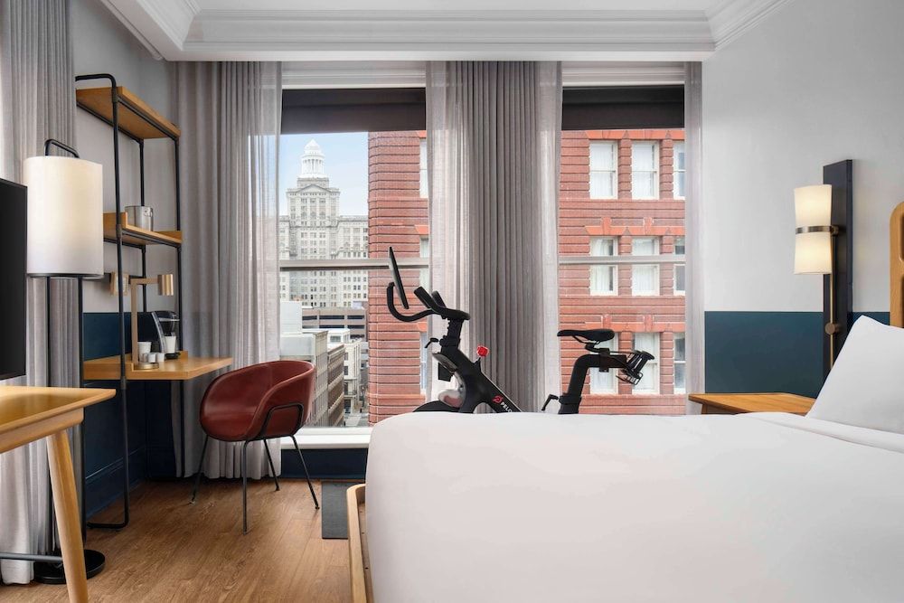 Hotel Theo New Orleans, Tapestry Collection by Hilton Studio, 1 King Bed, City View