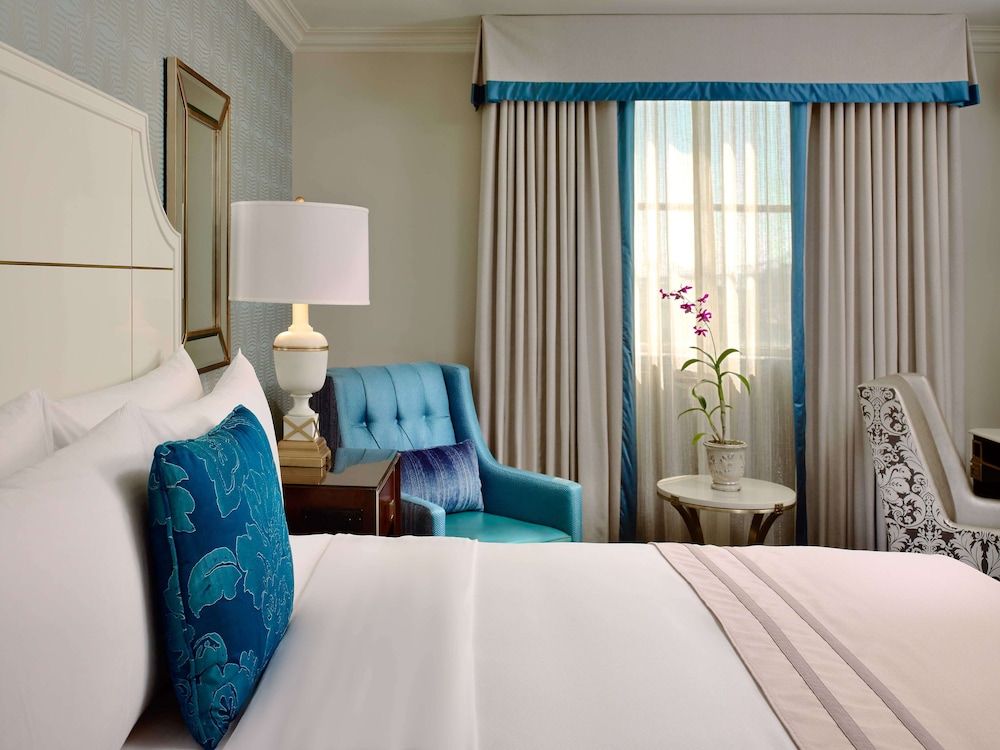 Junior Suite, 1 King Bed (RClub)