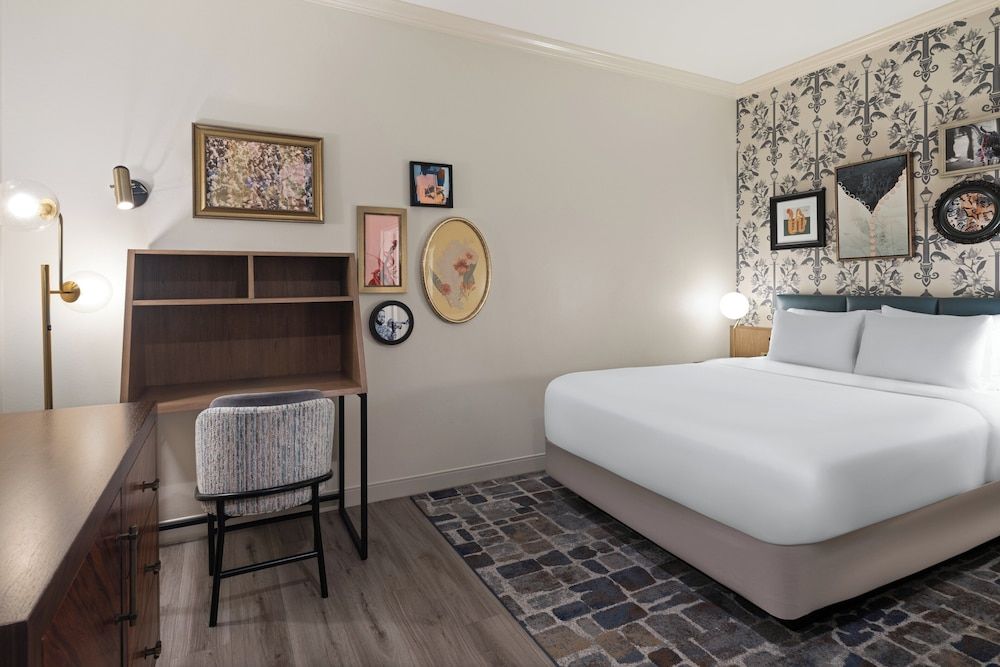 Standard Room, 1 Queen Bed (Interior)