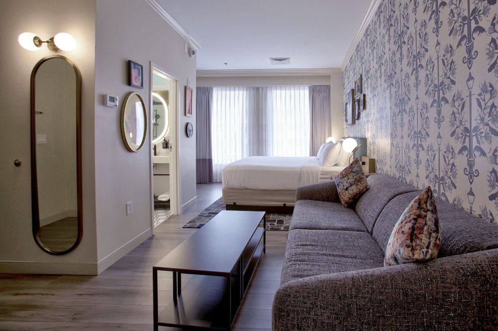 Premium Room, 1 King Bed