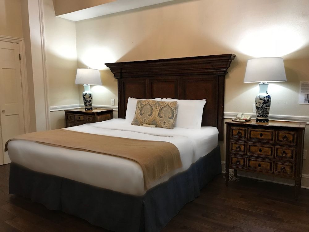 Hotel St. Pierre®, a French Quarter Inns® Hotel Premium Room, 1 King Bed, Non Smoking 2