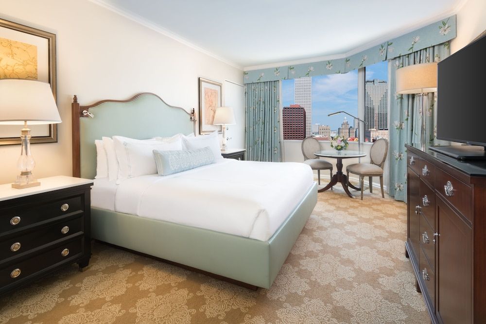 Classic Guest Room King Accessible