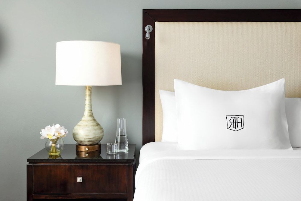 The Riverfront Hotel New Orleans Premier Room, 1 King Bed (King-Historic) 3