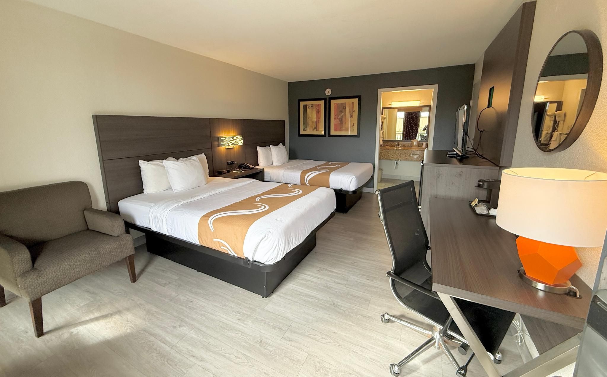 2 Double Beds, Smoking