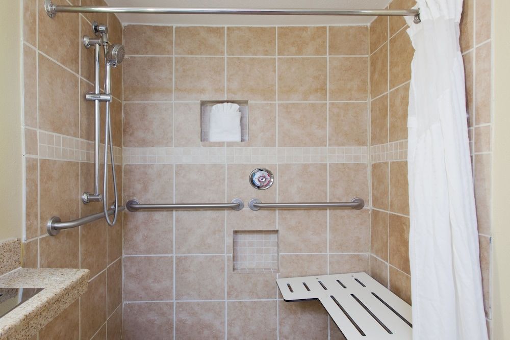Standard Room, 1 Queen Bed, Accessible (Communication Accessible)