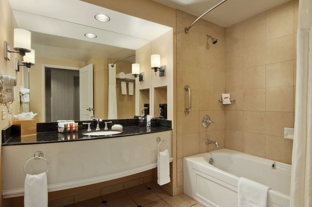 Sam's Town Hotel & Casino, Shreveport Luxury Room, 1 King Bed, Non Smoking 3