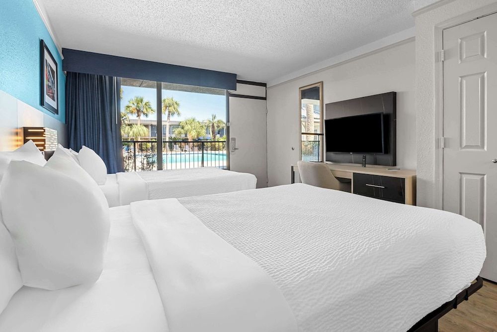 Suburban Studios Slidell I-10 Standard Room, 2 Double Beds, Non Smoking 3