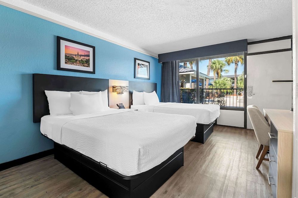 Suburban Studios Slidell I-10 Standard Room, 2 Double Beds, Non Smoking 4